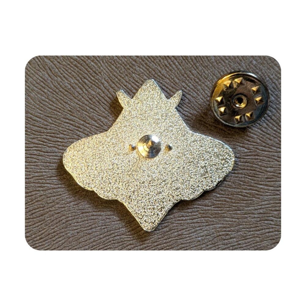 Enamel Moth Pin - Picture 4 of 5
